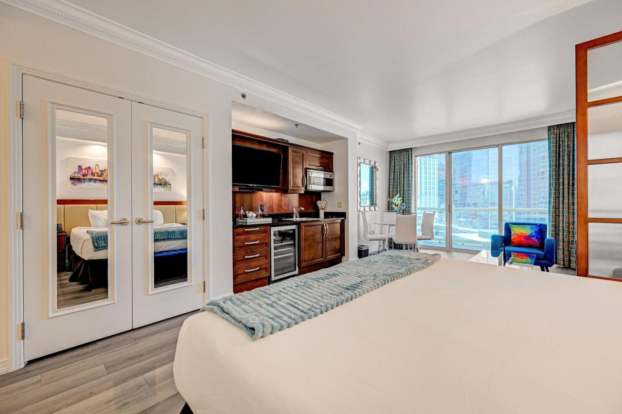 Hotel Lucky Gem Penthouse & Luxury At Signature Resort, 10817 Sphere View